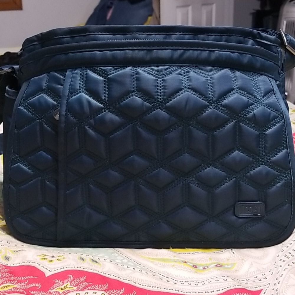 Lug handbag, Wings